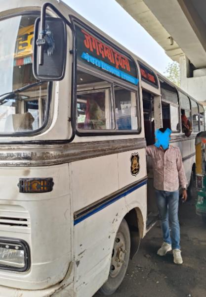 Tata LP 712 image 2